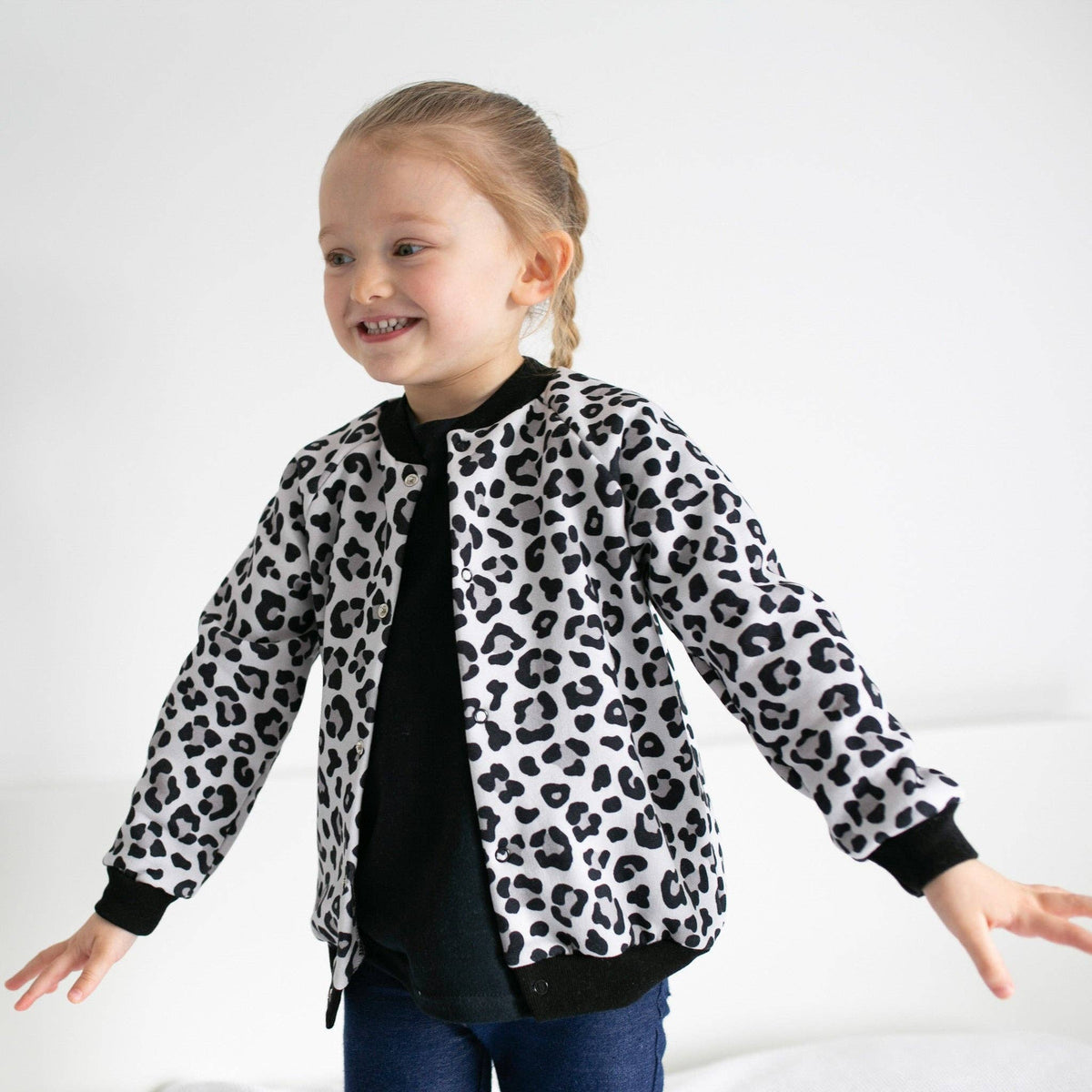 Unisex Grey Leopard Kids Bomber Jacket – Lightweight Fleece