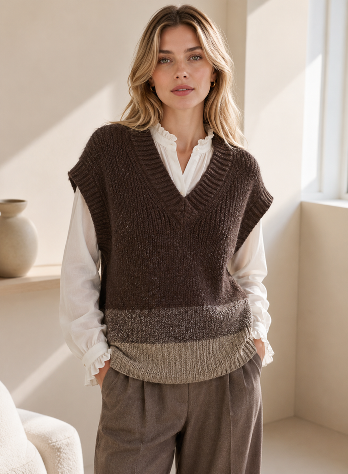Contrast Hem V-Neck Knit Vest