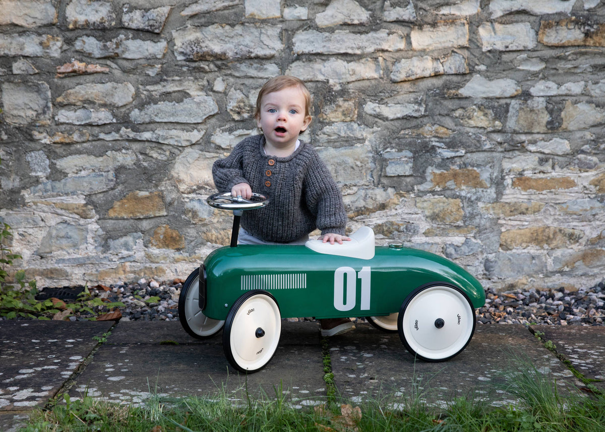 Vilal Metal British Racing Green Ride-On Car Vintage Style