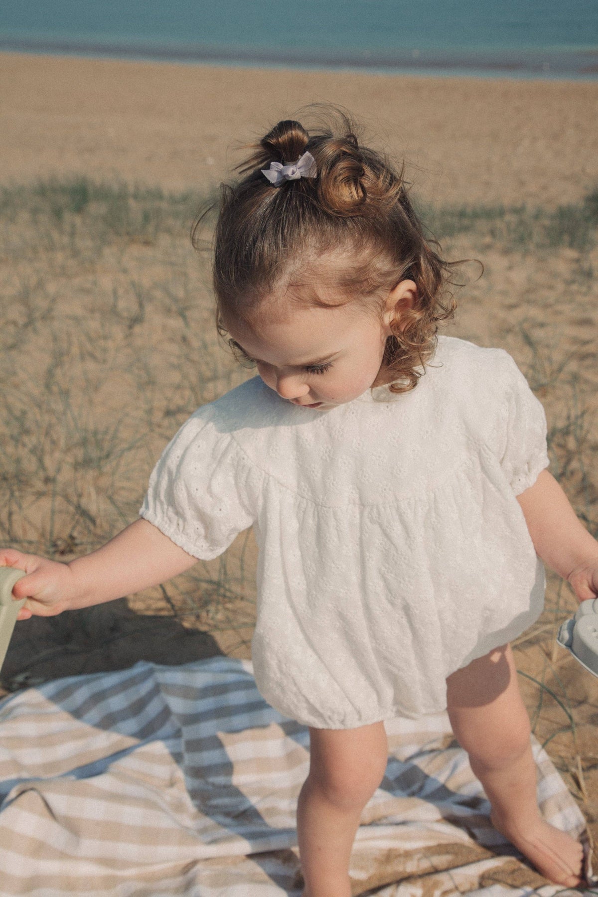 Minnie & Monty - White Daisy Short Puff Sleeve Romper