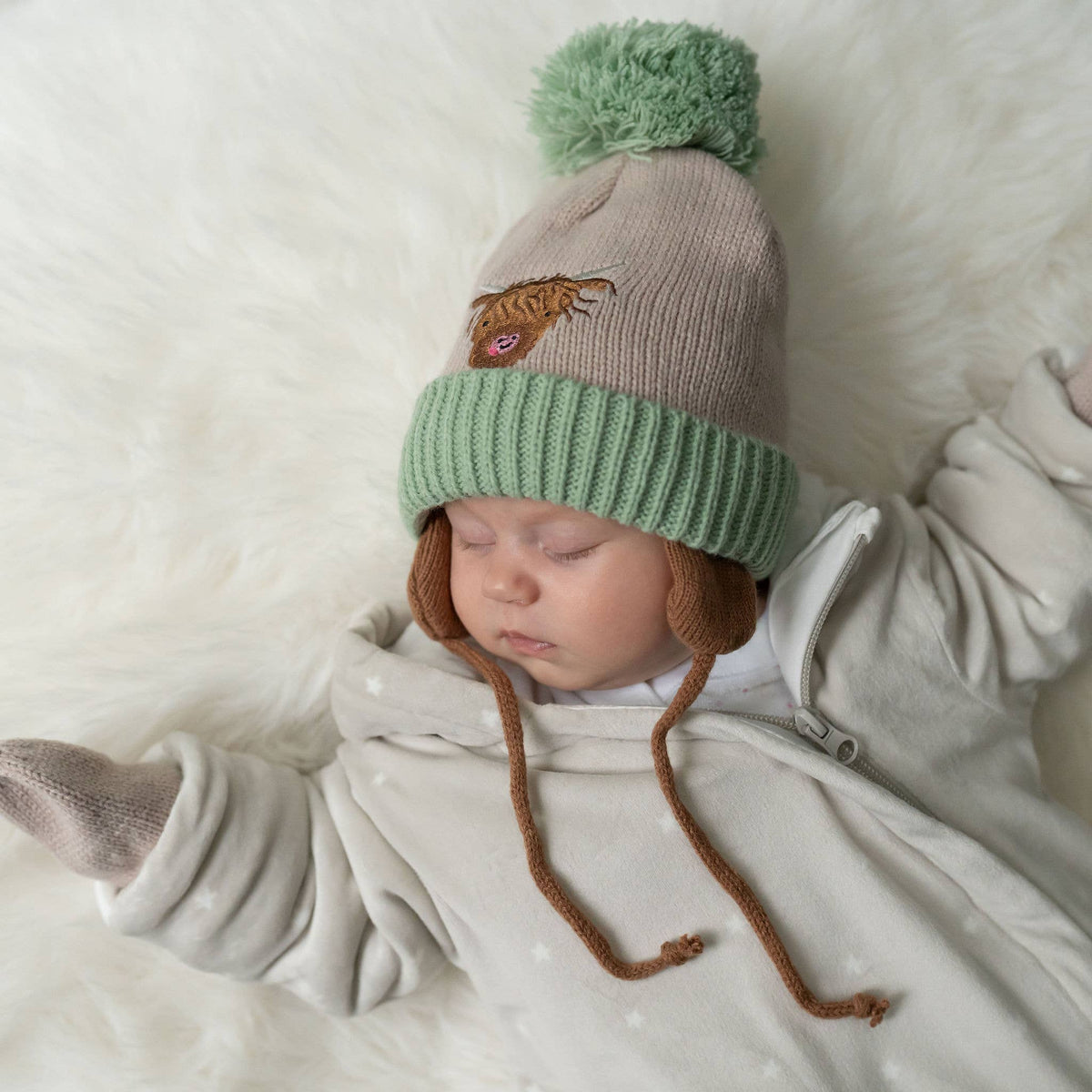 Highland Cow Wooly Hat and Mittens