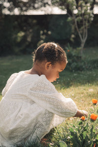 Minnie & Monty - White Daisy Puff Long Sleeve Dress