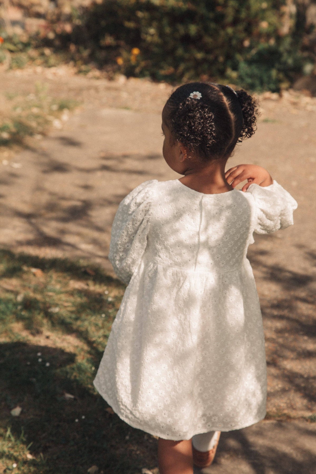 Minnie & Monty - White Daisy Puff Long Sleeve Dress