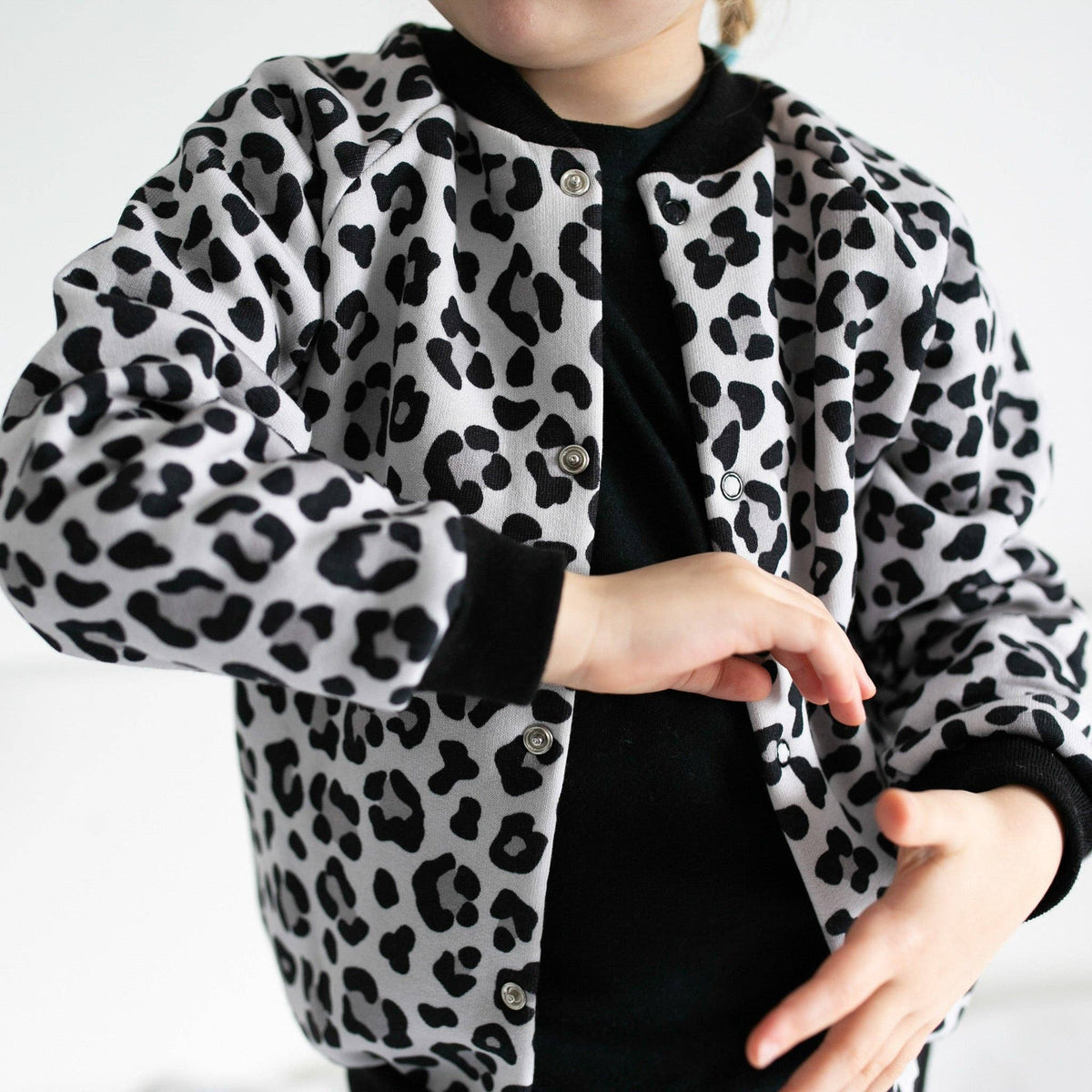 Unisex Grey Leopard Kids Bomber Jacket – Lightweight Fleece