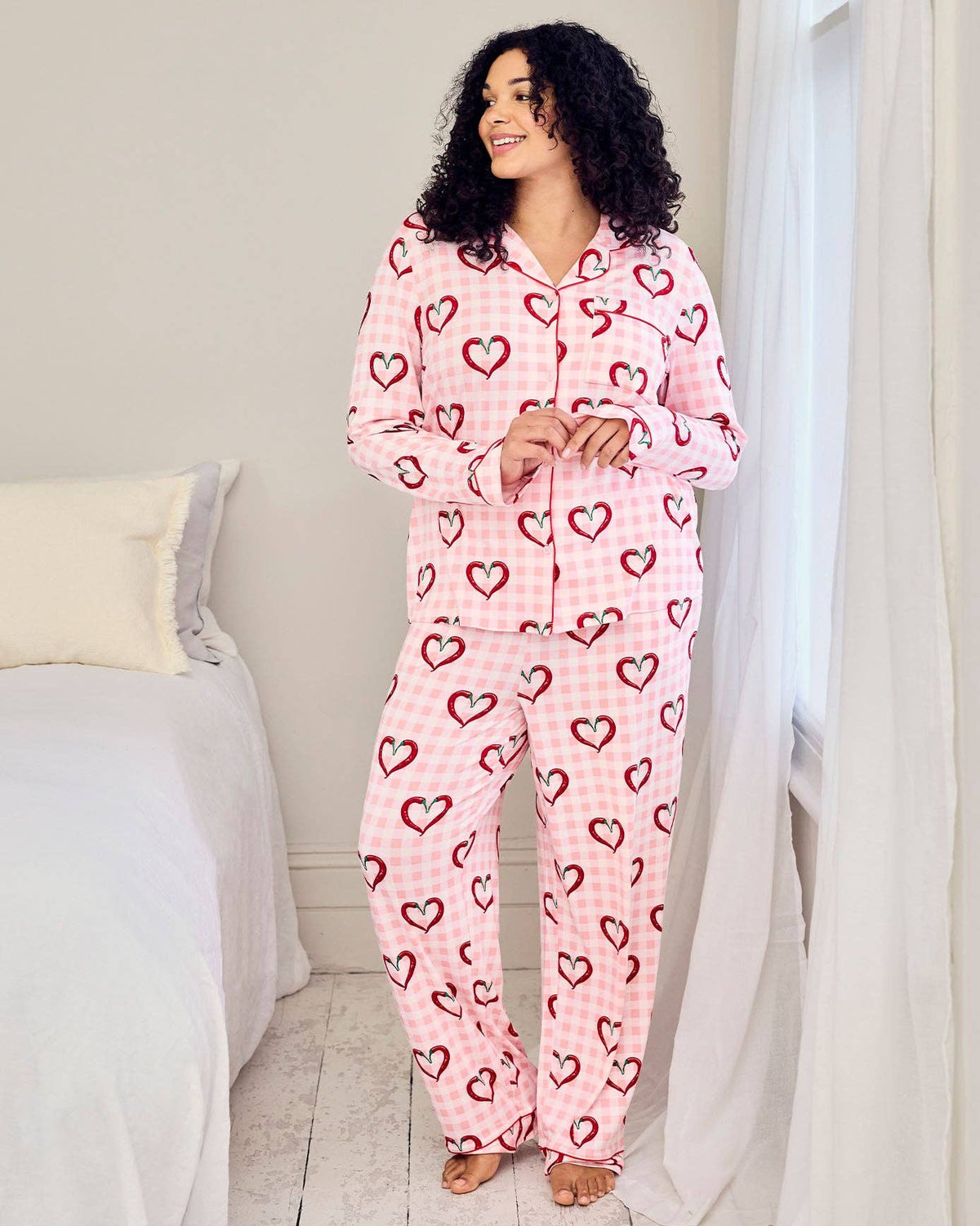 Chelsea Peers - Chilli Heart Print Long Pyjama Set