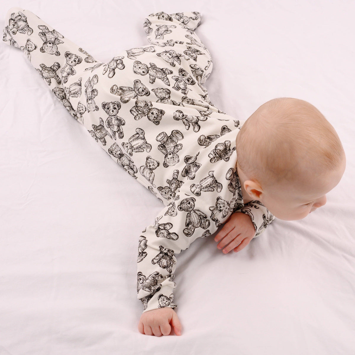 Unisex Baby Cotton Sleepsuit (Onesie) – Teddy bear Print