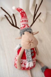 Sitting Christmas Reindeer