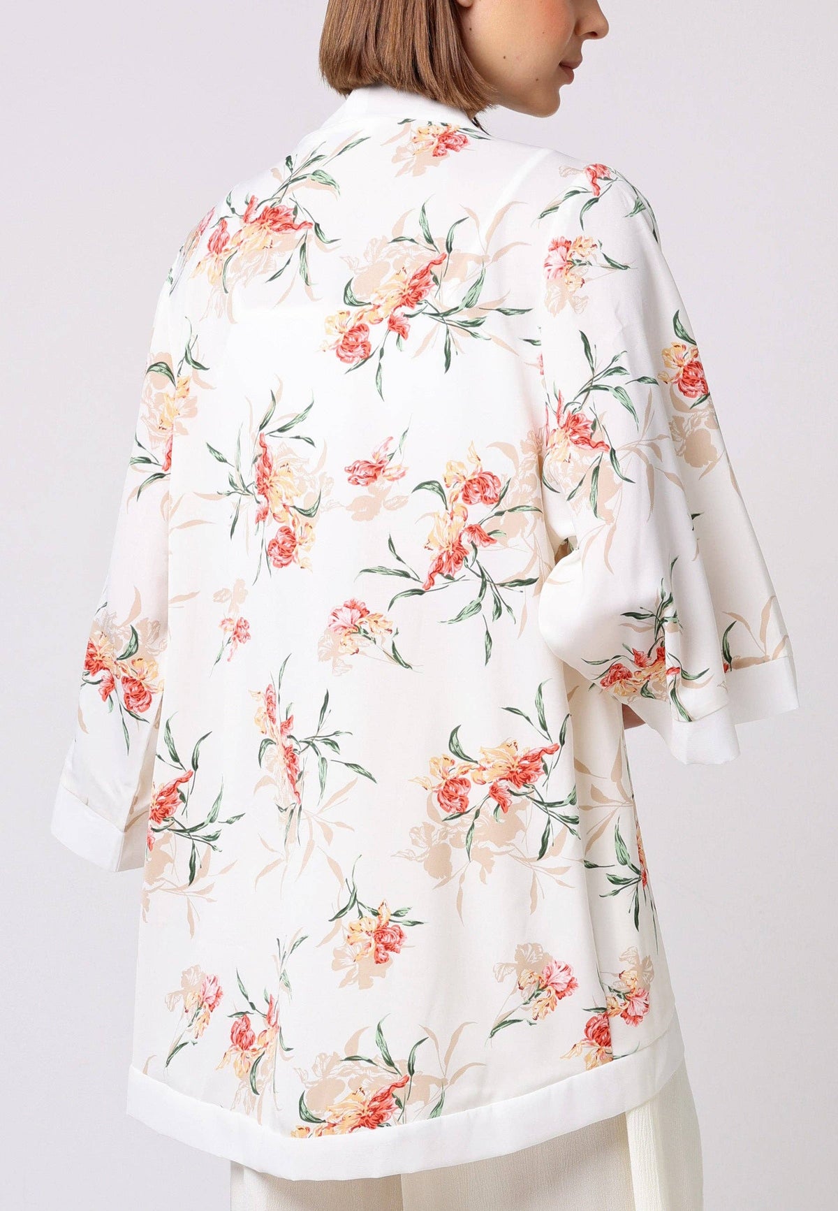 Short Kimono Top in White Floral Print