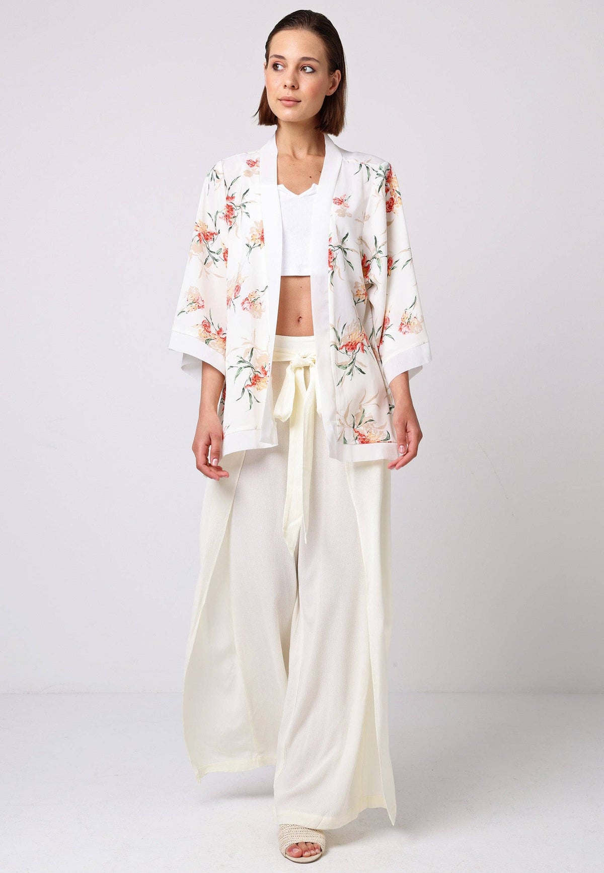 Short Kimono Top in White Floral Print