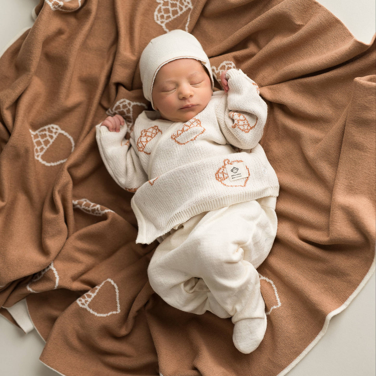 Baby blanket acorn ecru-brown